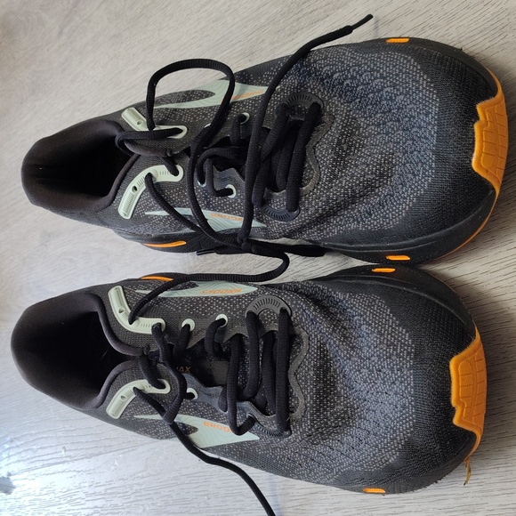 Brooks Black and Orange Sneakers - Picture 1 of 6